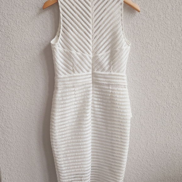 Elliatt Cathedral Striped Mesh Bodycon Peplum Midi Dress Size Medium  / Bridal / - Picture 13 of 13